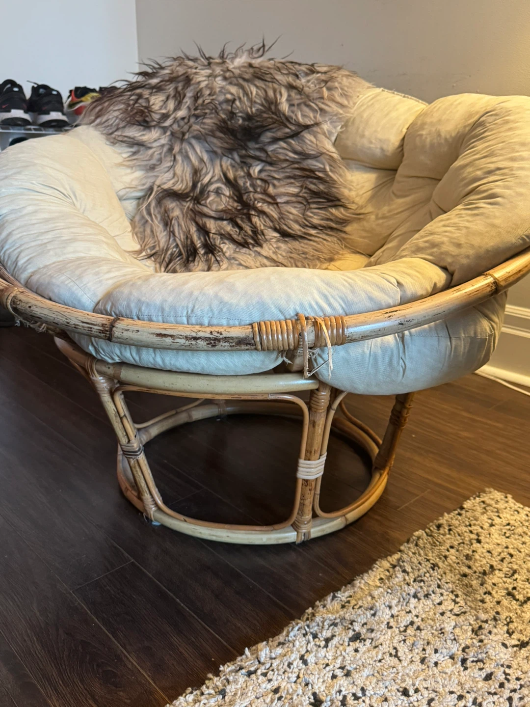 Papasan Chair with Cushion and Faux Fur Throw - photo 2