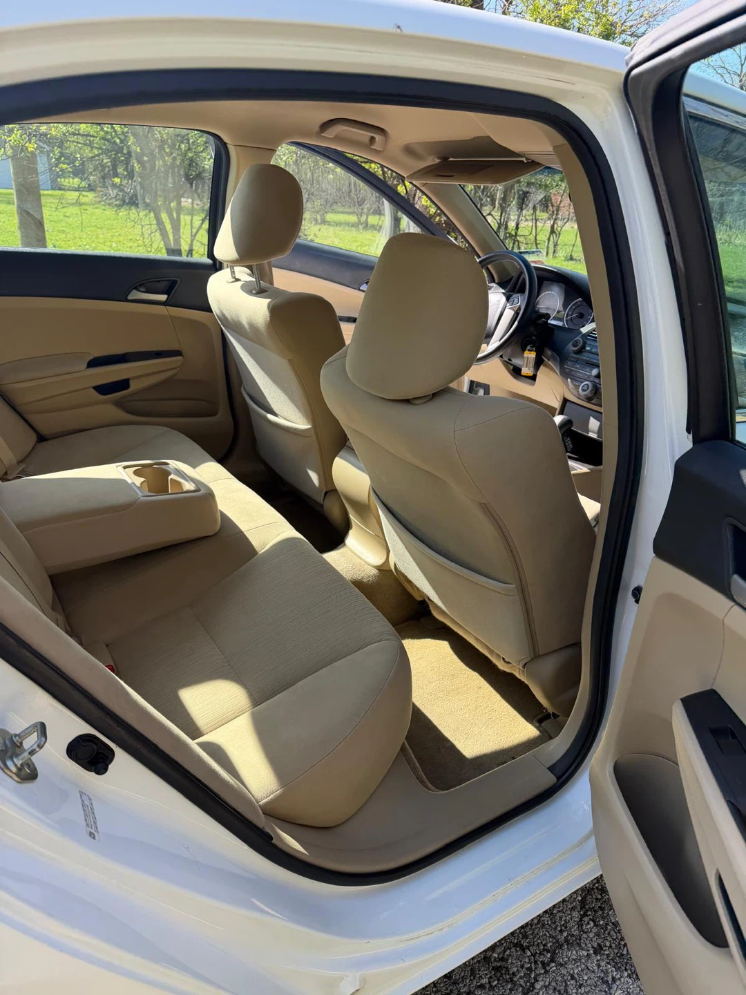 White Honda Accord Sedan 2012 - photo 4