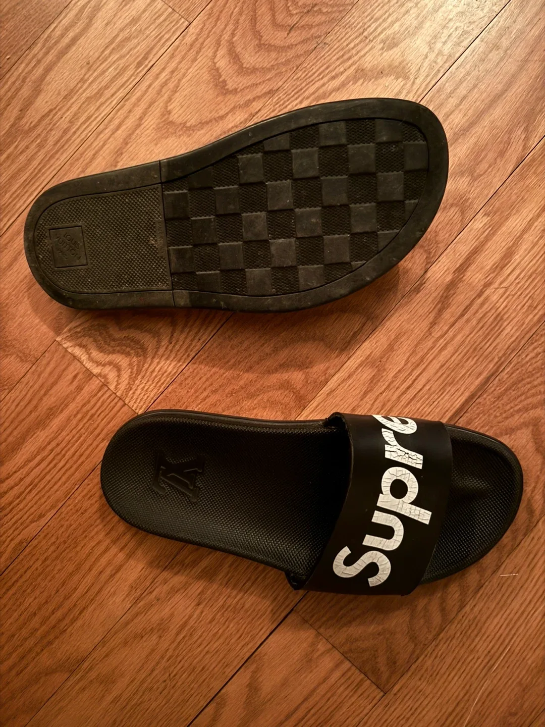 Supreme x Louis Vuitton Black Slides - photo 4