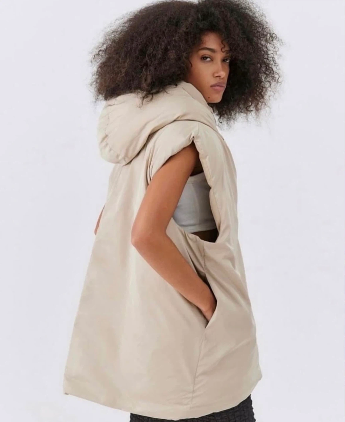 Urban outfitters BDG unisex Hooded Puffer Vest size medium - photo 4