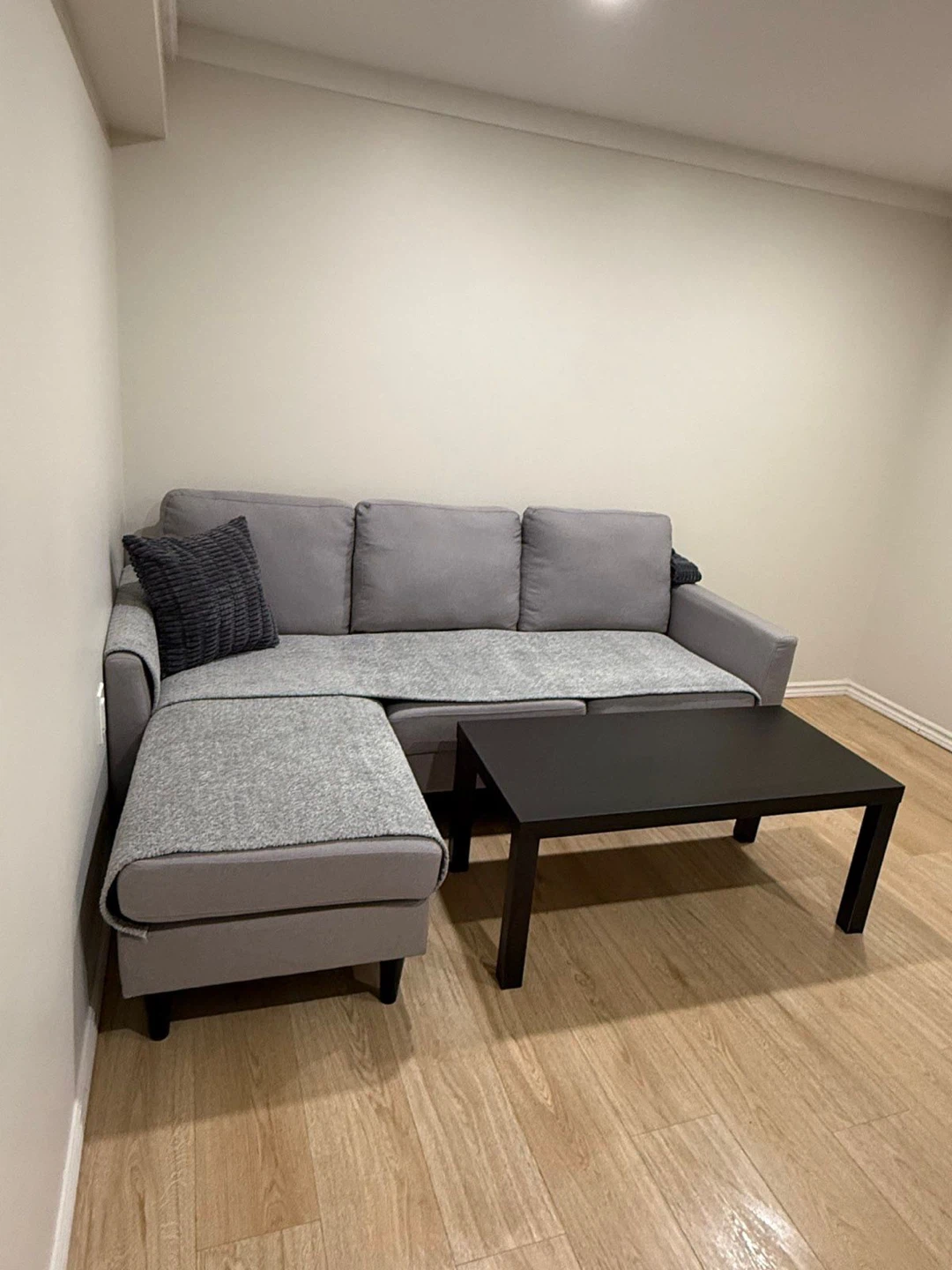 Sectional Sofa with Chaise