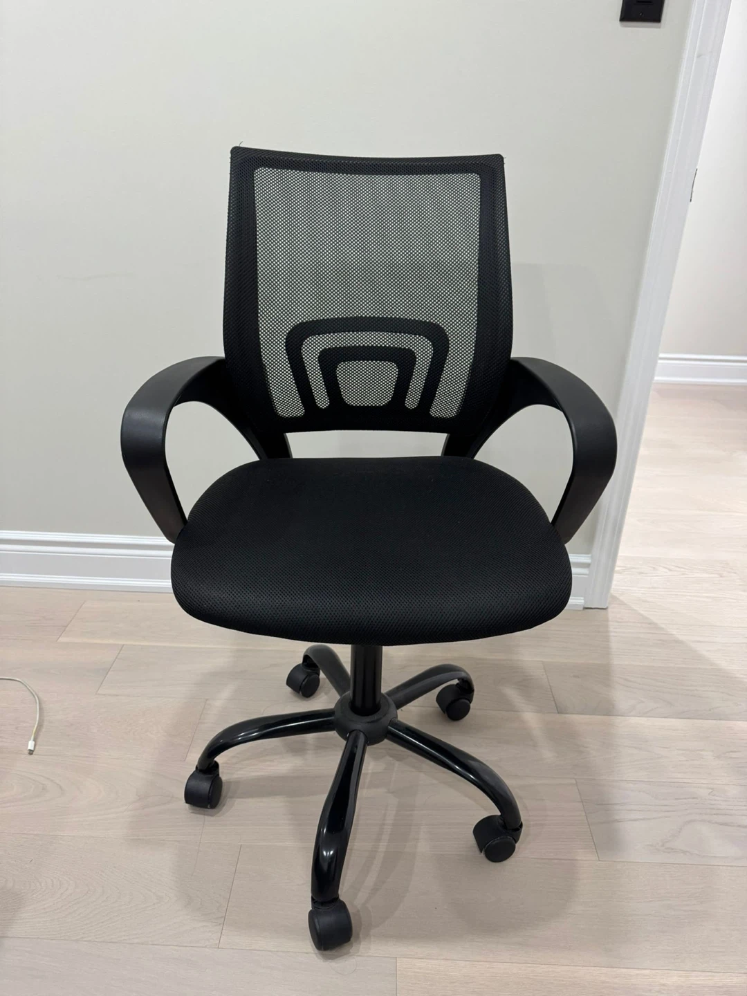 Black Mesh Office Chair - photo 2