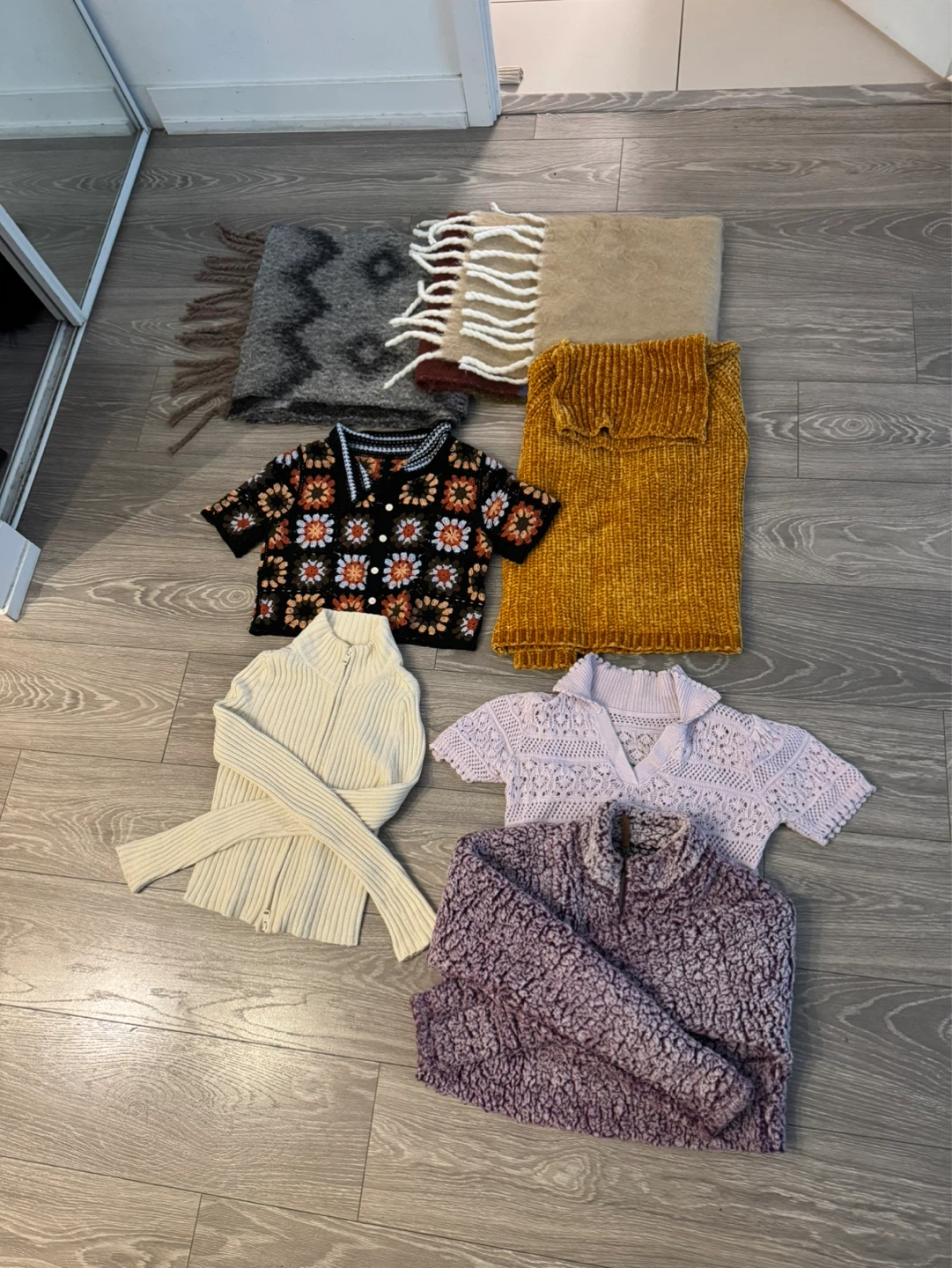 Lot of 5 Women's Sweaters and Cardigans