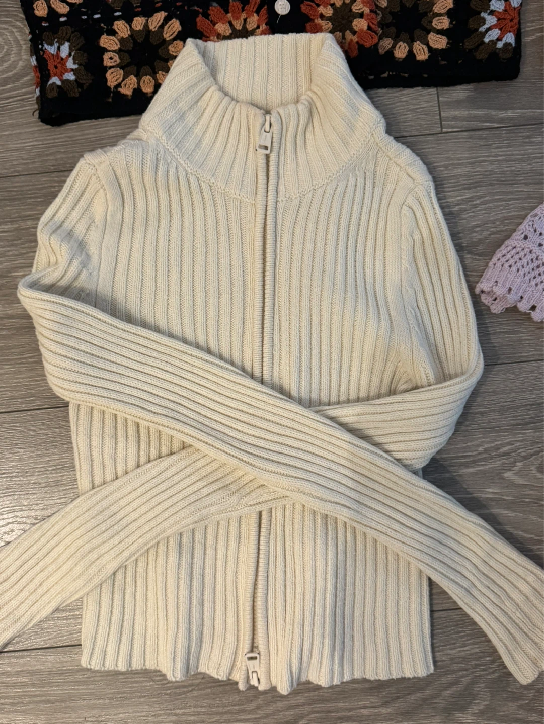 Lot of 5 Women's Sweaters and Cardigans - photo 4