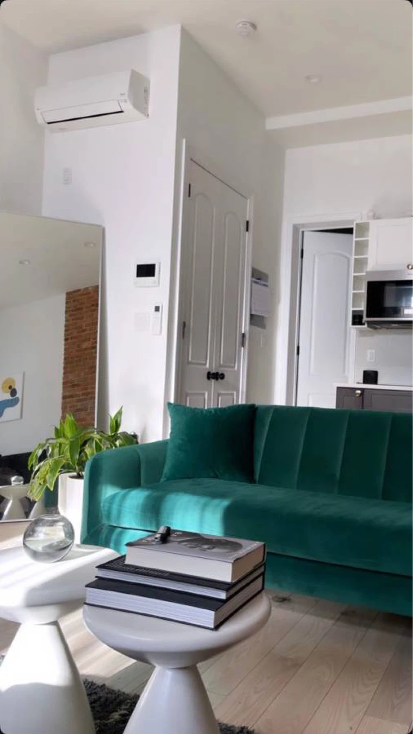 Emerald Green Velvet Sofa - photo 2