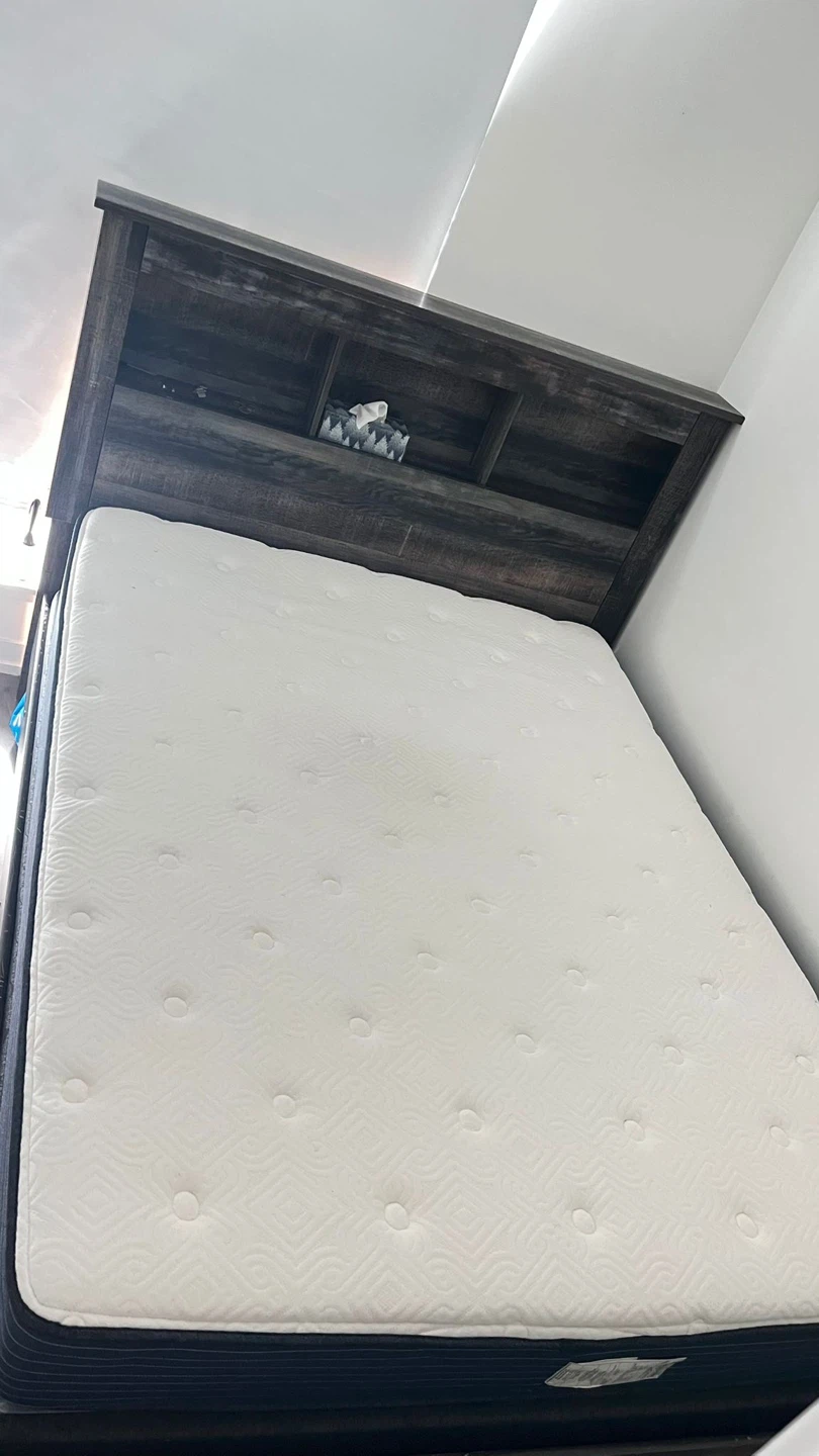Queen Size Mattress with Boxspring