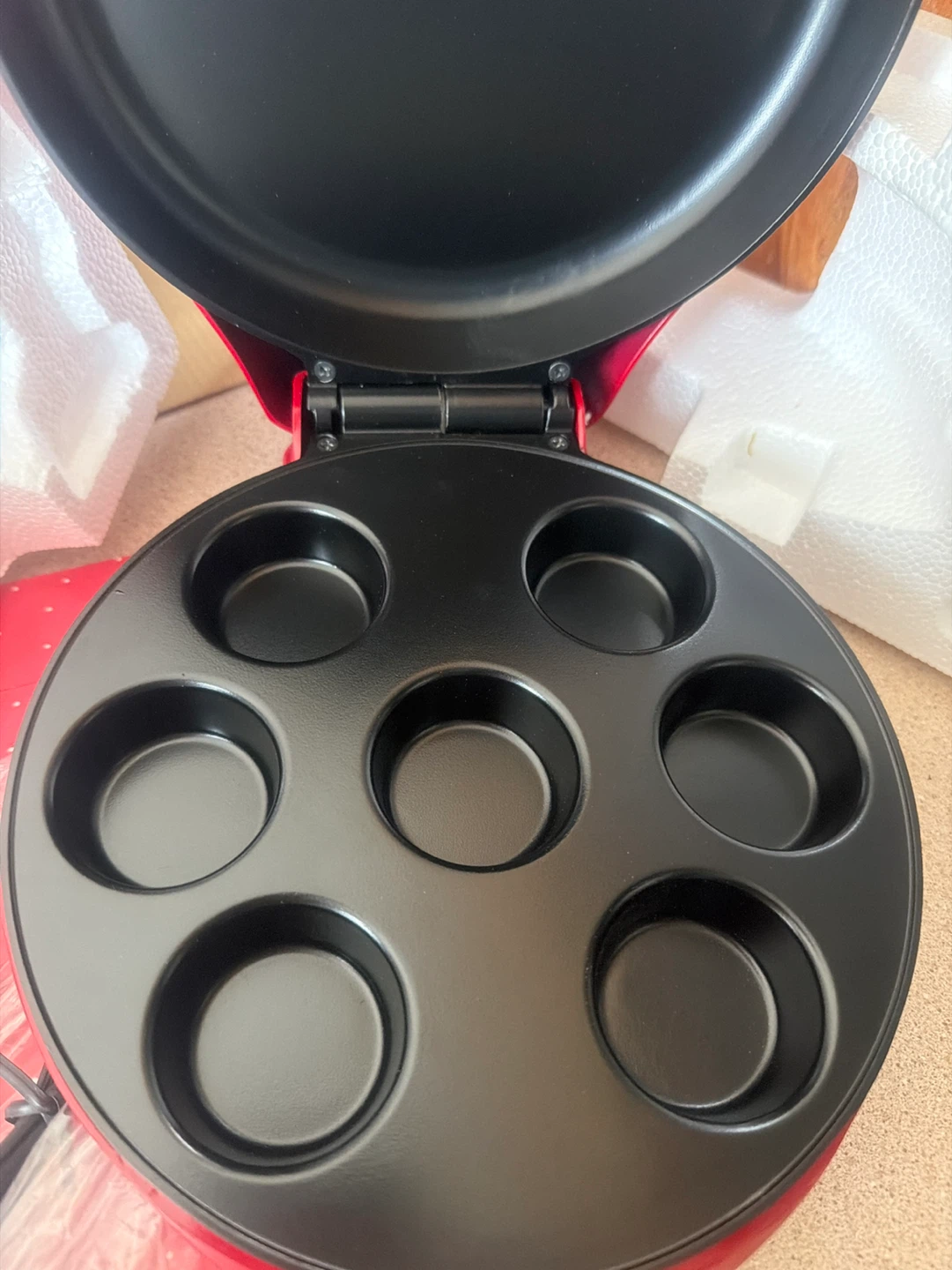Holiday Time Mini Cupcake Maker - photo 2
