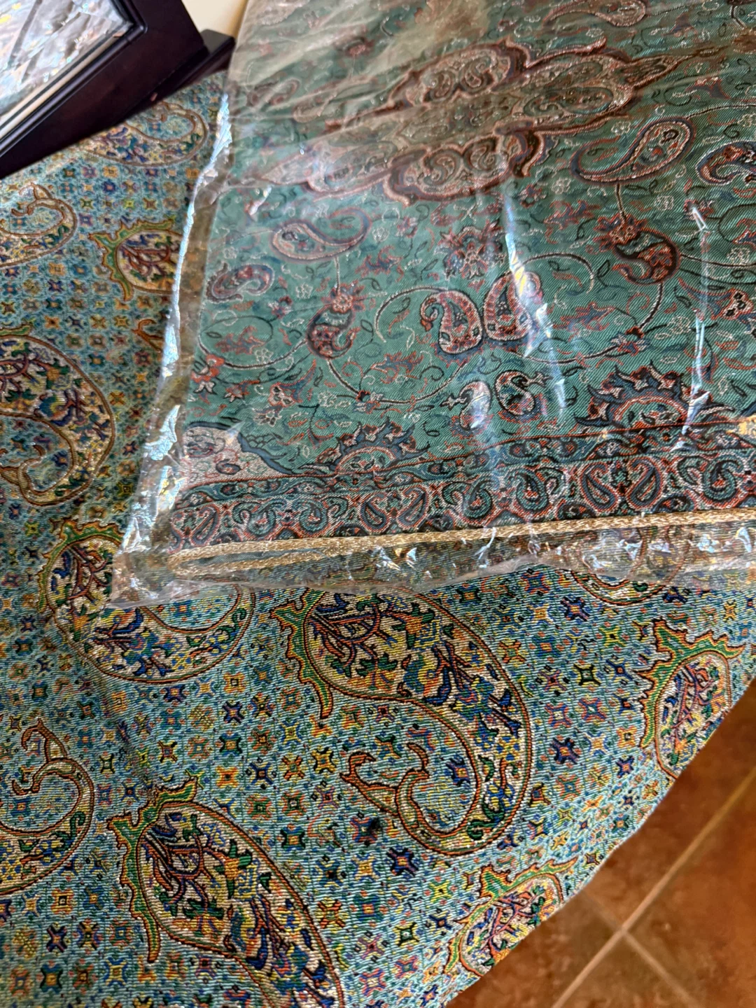 Paisley Patterned Tablecloth Set - photo 4