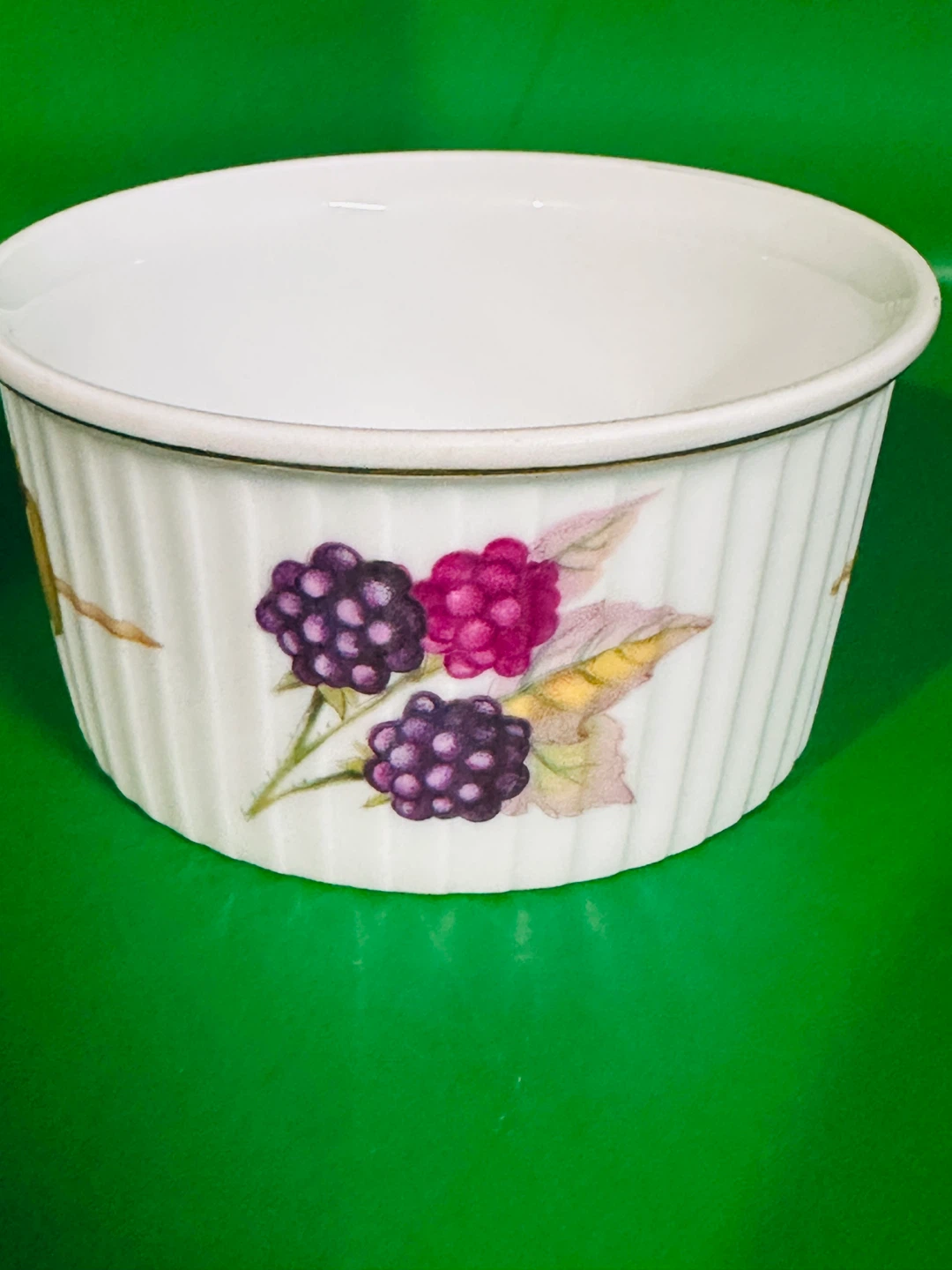 Royal Worcester Evesham Gold Porcelain Olive/Berry Ramekin - photo 5