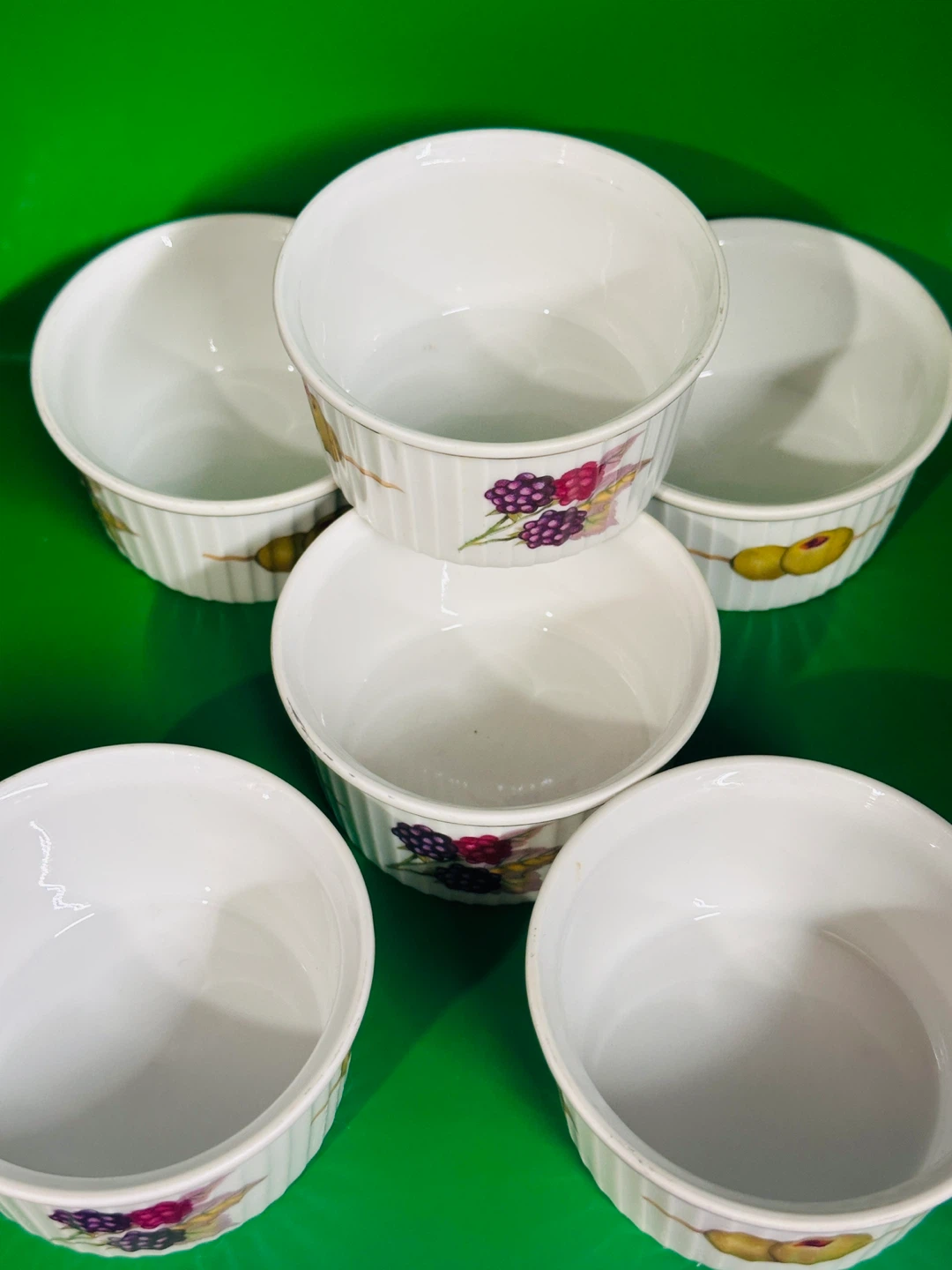 Royal Worcester Evesham Gold Porcelain Olive/Berry Ramekin - photo 3