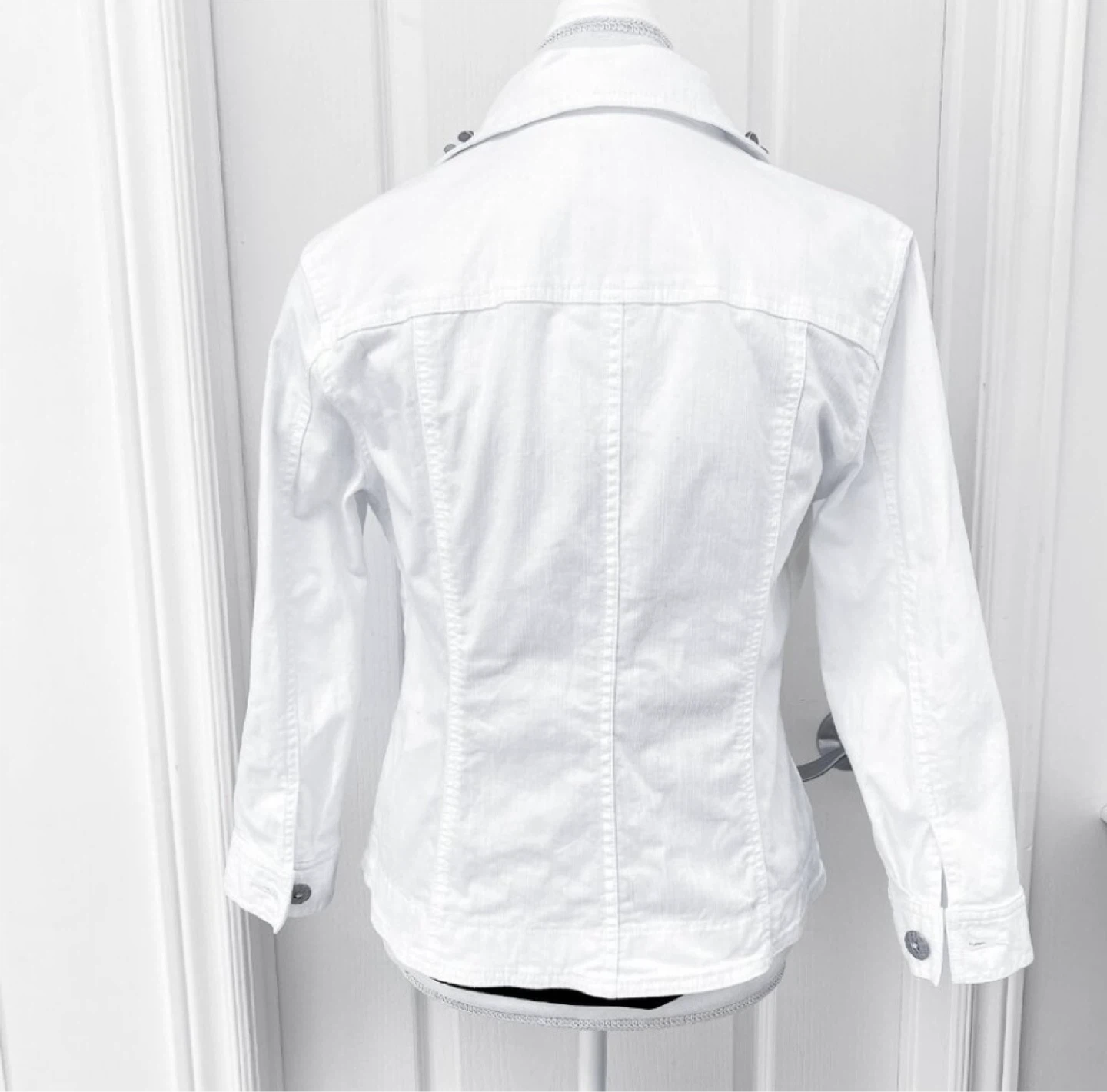 Hearts of Palm White Denim Jacket with Beaded Collar Size 10 - photo 2