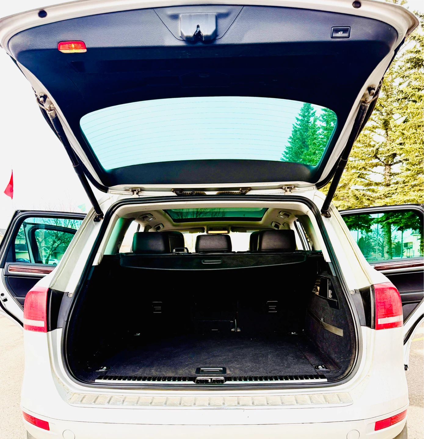2013 Volkswagen Touareg | Cheapest price in the city - photo 3