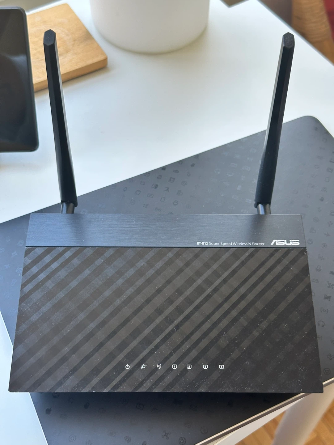 ASUS RT-N12 WiFi Router