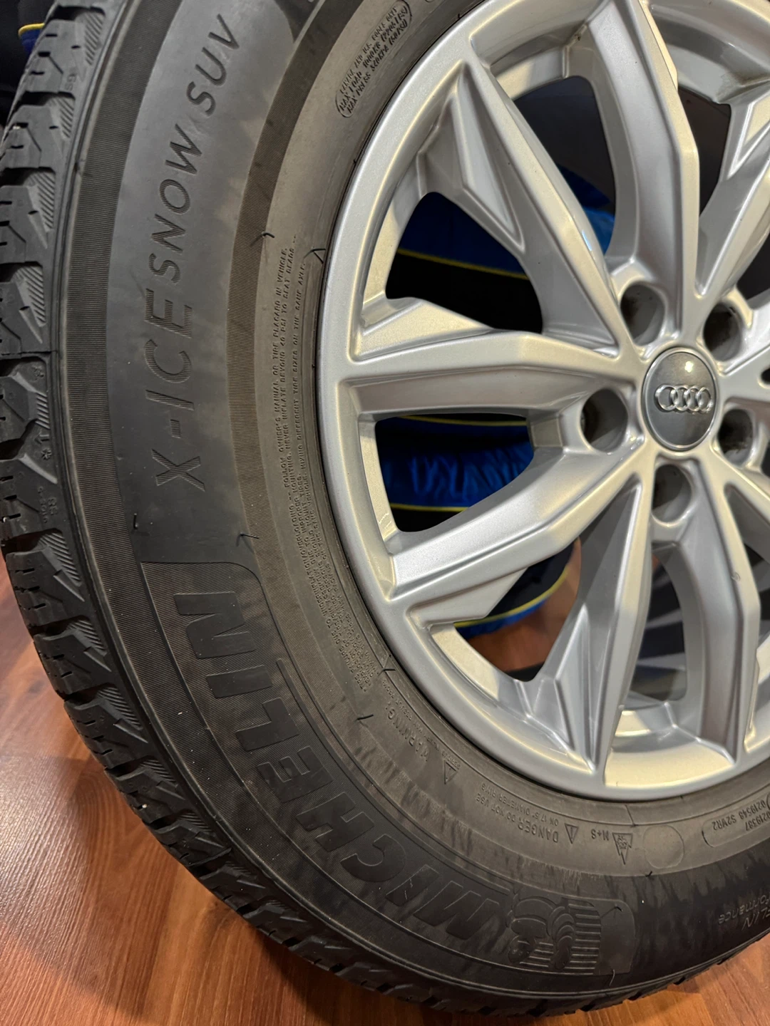Michelin X-Ice Snow SUV Winter Tire 235/65 R17 - photo 3