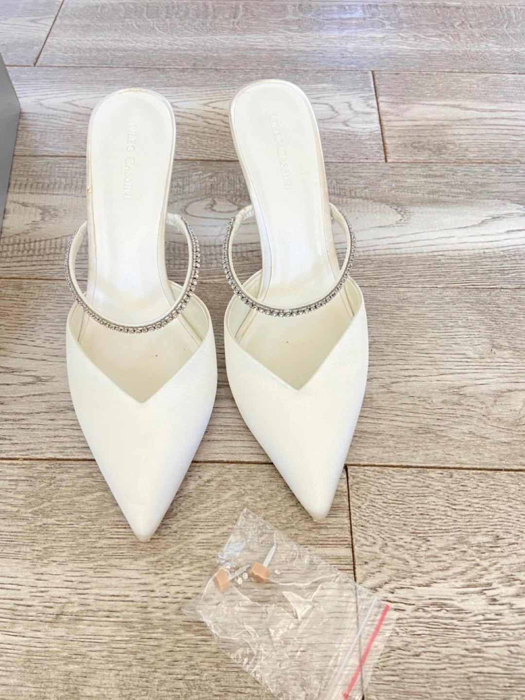 Oleg Cassini Women's Ivory Pointed Toe Mule Heels