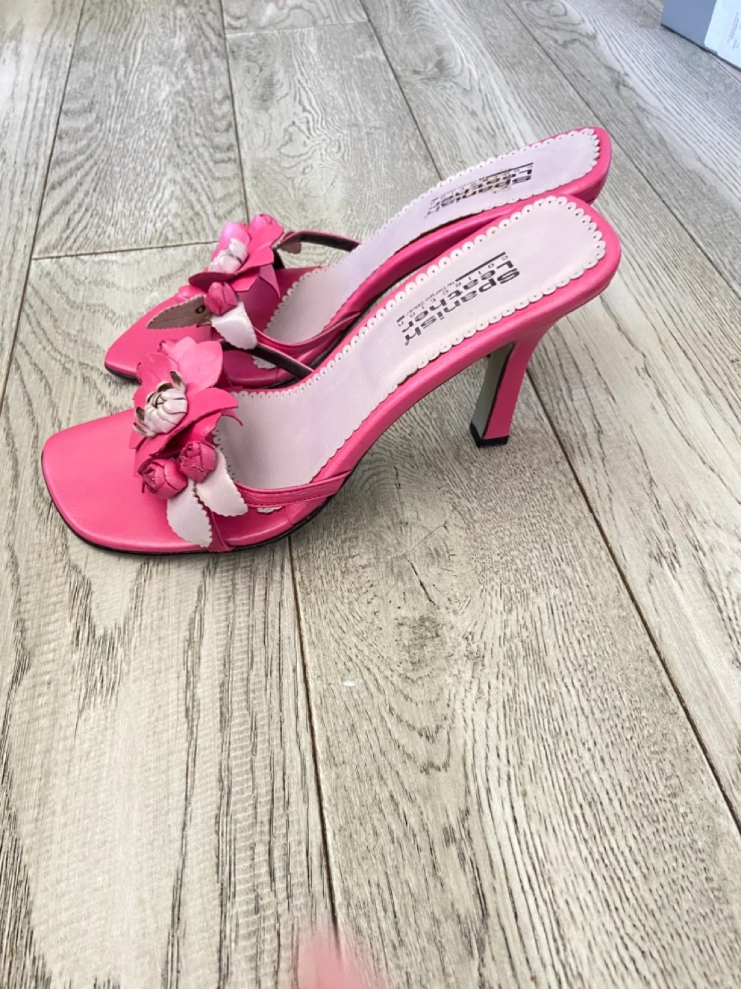 Spanish Leather Pink Floral Heeled Mules Size 8.5 - photo 2
