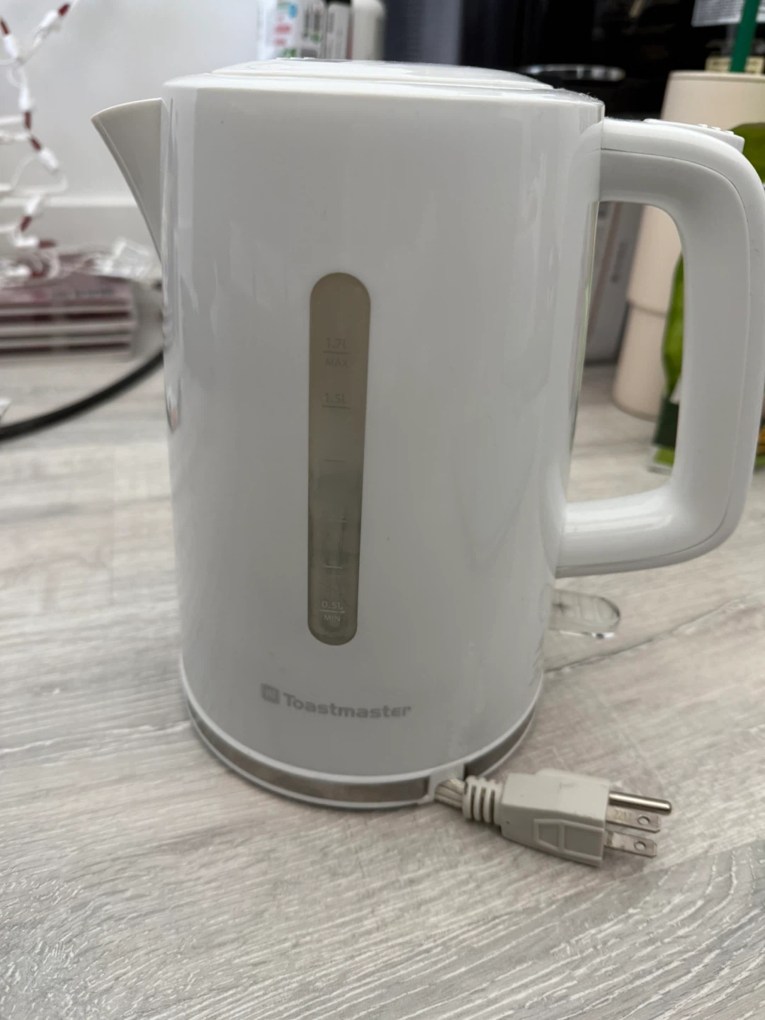 Toastmaster White Electric Kettle