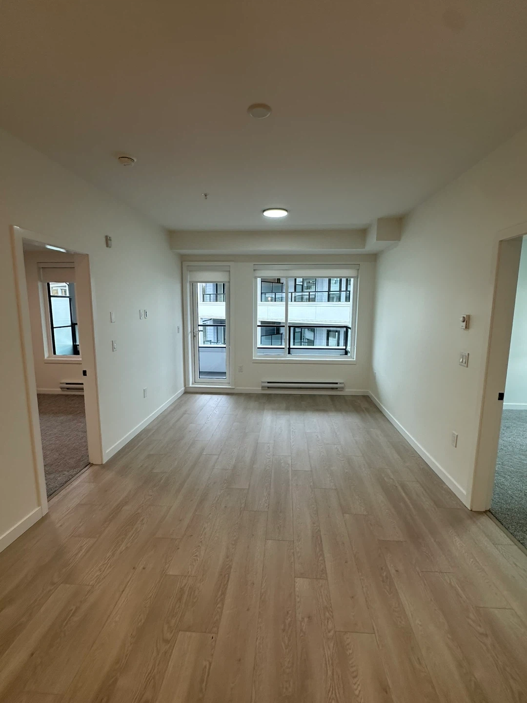 Modern Apartment with 2 Bedrooms and 2 Baths in Surrey/Langley - photo 3