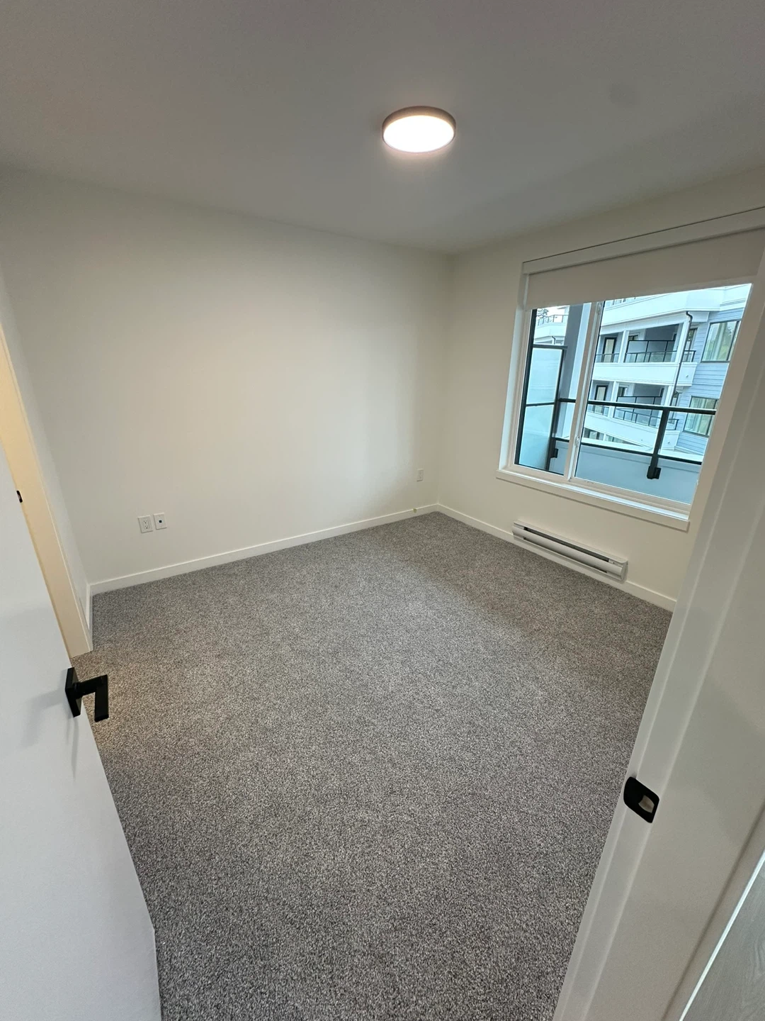 Modern Apartment with 2 Bedrooms and 2 Baths in Surrey/Langley - photo 5