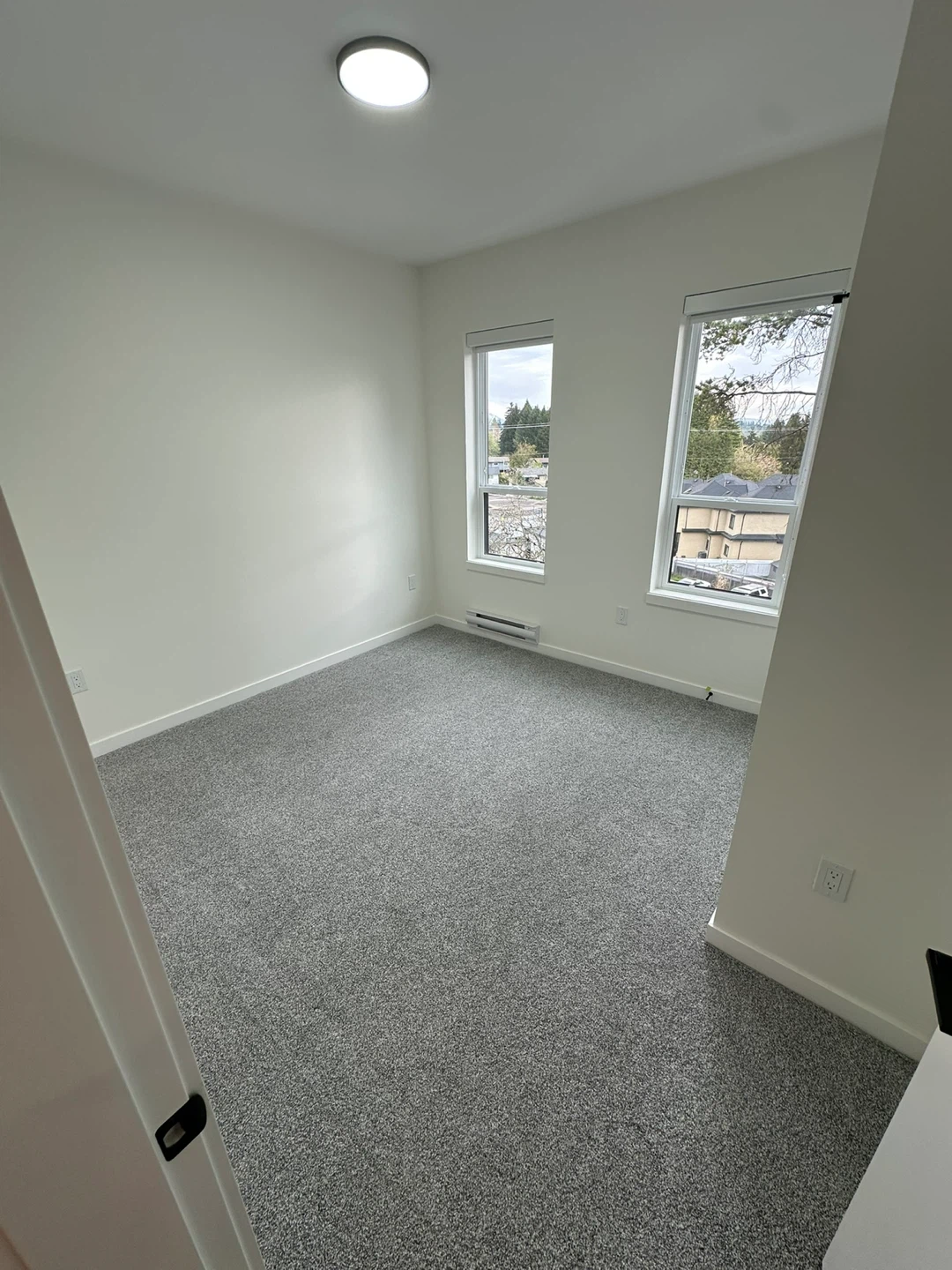 Modern Apartment with 2 Bedrooms and 2 Baths in Surrey/Langley - photo 4
