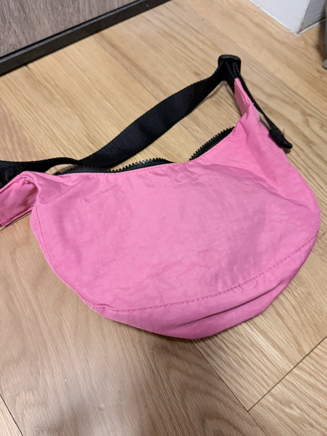 Baggu Pink crossbody bag with Mushroom Patch - photo 3