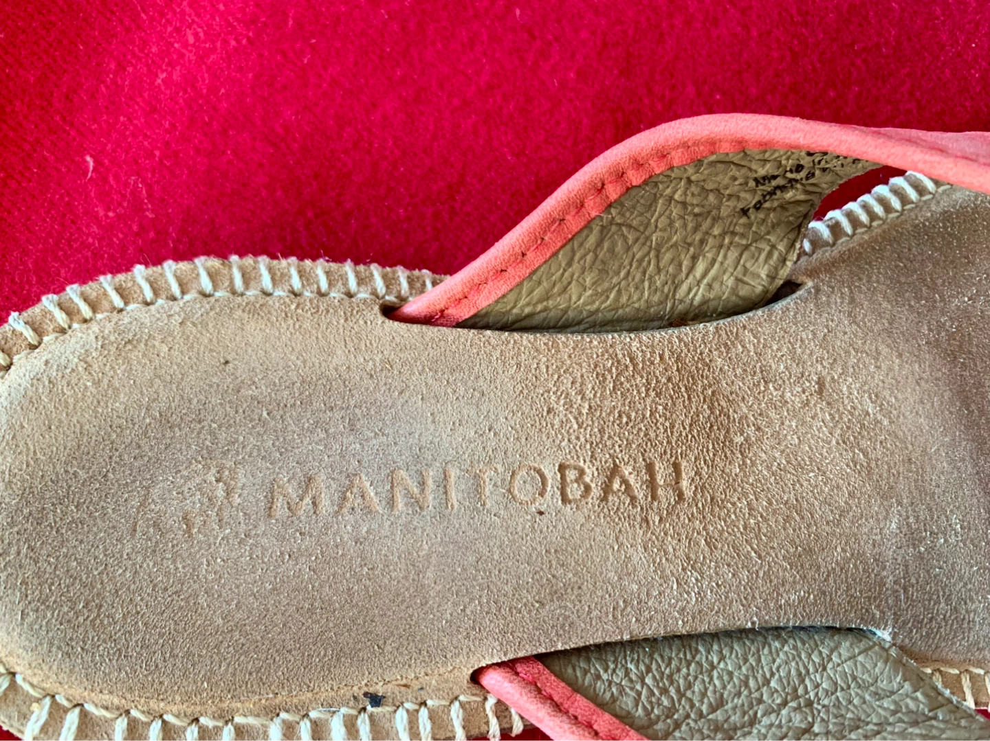 Manitobah Mukluks Red Leather Flower Sandals Size 6 - photo 2