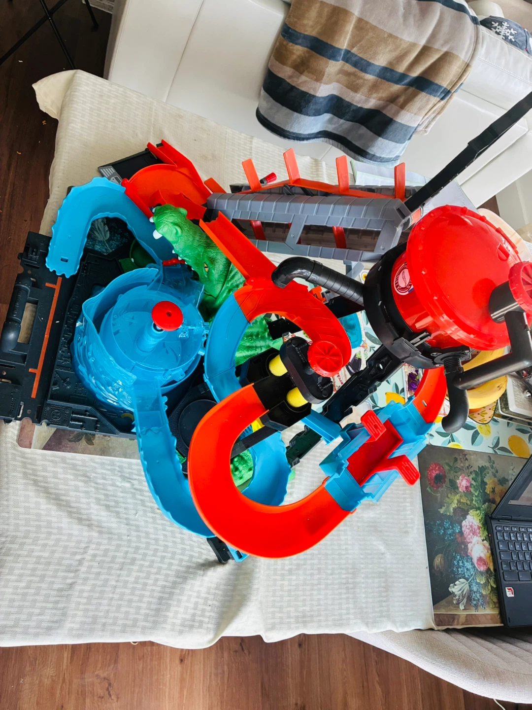 Hot Wheels Gator Car Wash Playset - photo 2