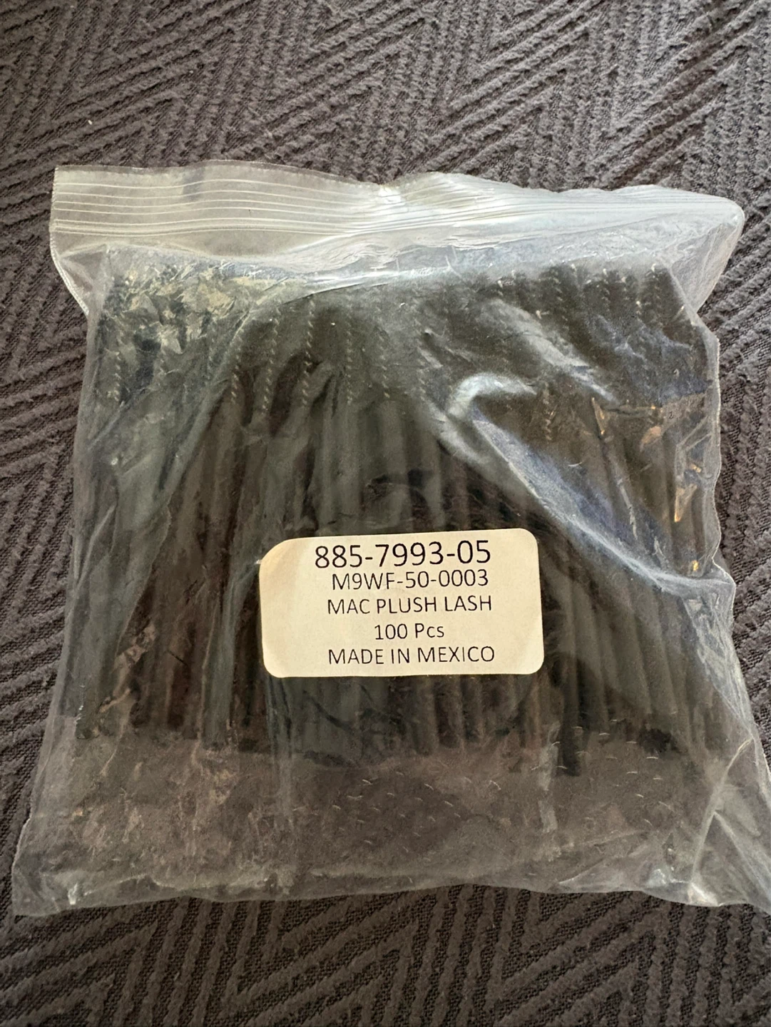 MAC Plush Lash Mascara Wands - 100 Pcs