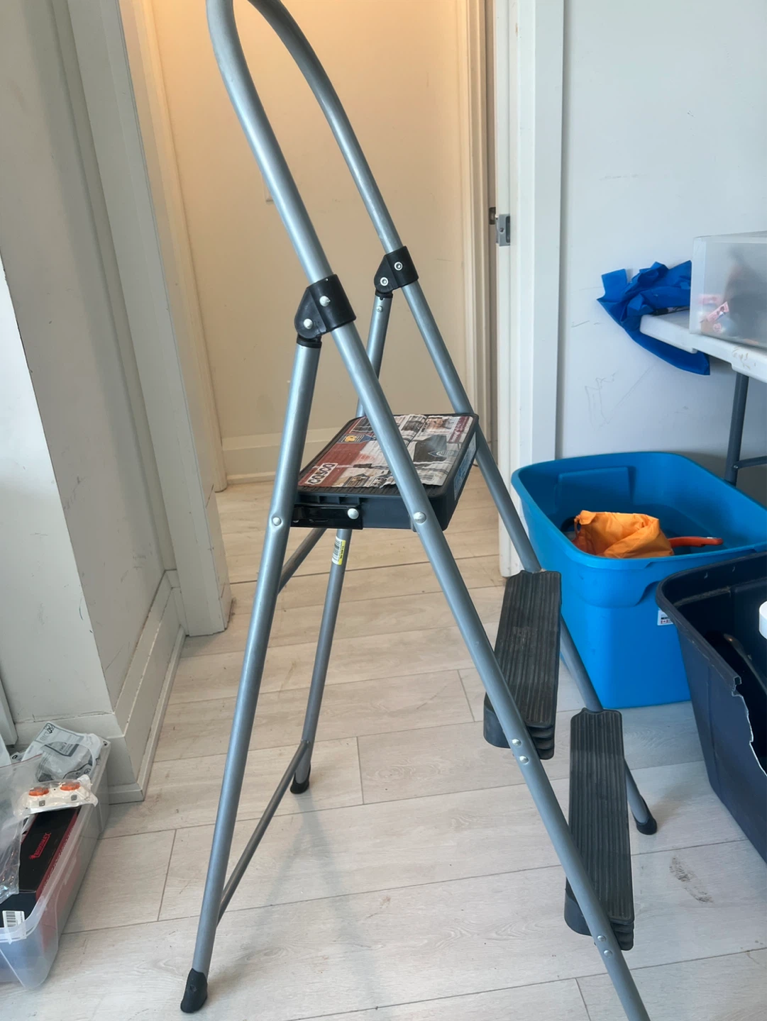 COSCO Hoopster Steel Three-Step Ladder - photo 3