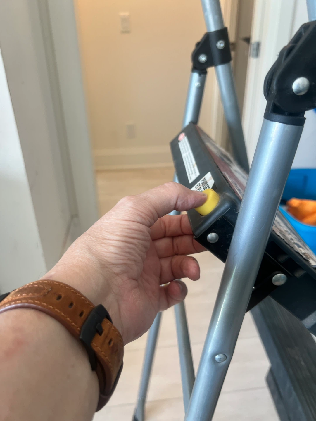 COSCO Hoopster Steel Three-Step Ladder - photo 4