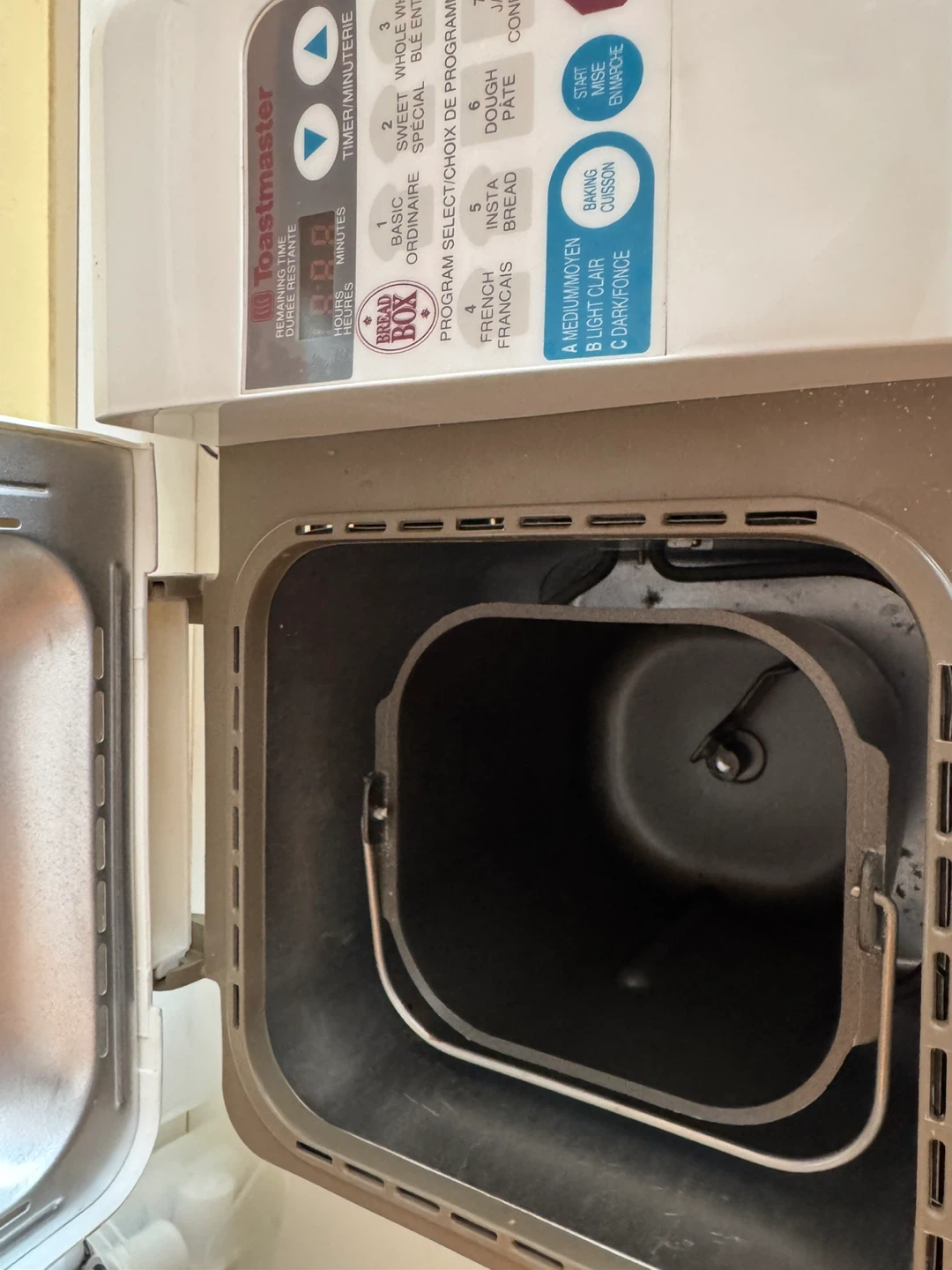 Toastmaster Breadmaker with Bread Machine Bounty cookbook - photo 2