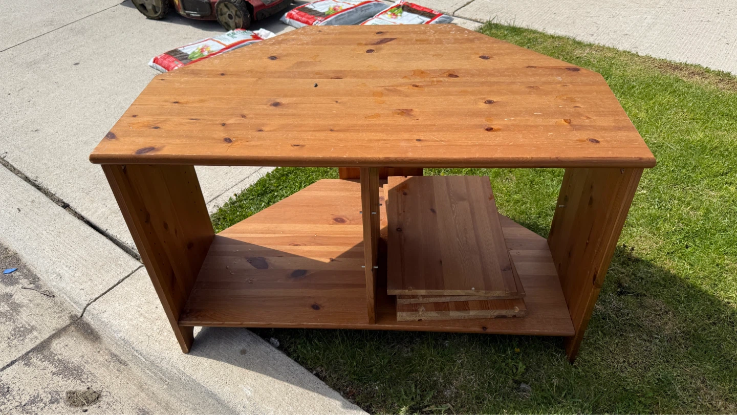 Pine Corner TV Stand