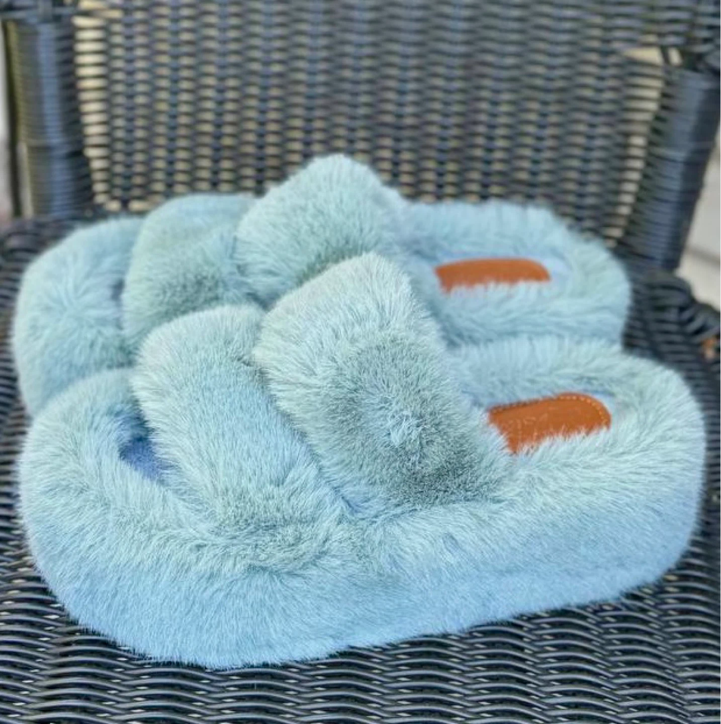 Fuzzy Slippers - Light Green