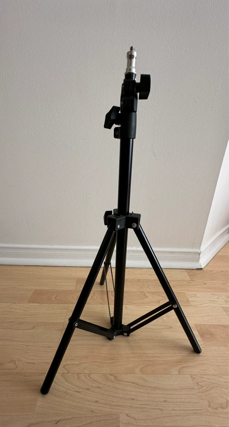 Tripod or light stand