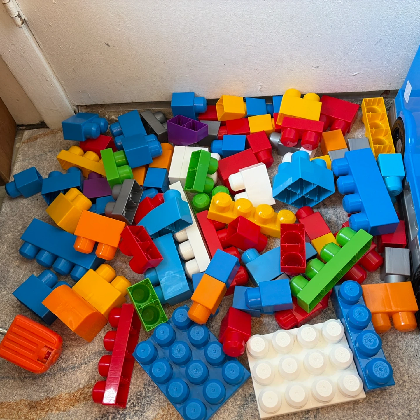 Mega blocks 86 pieces and truck - photo 2
