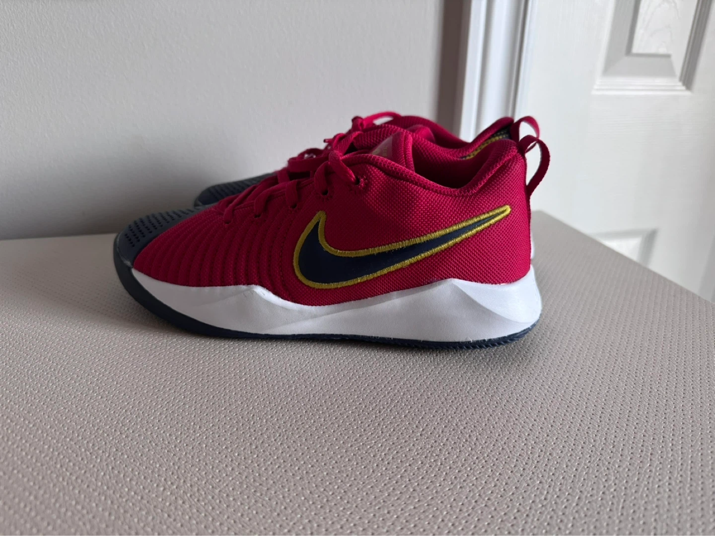 Nike Youth Shoes(Brand New)size US. 5Y