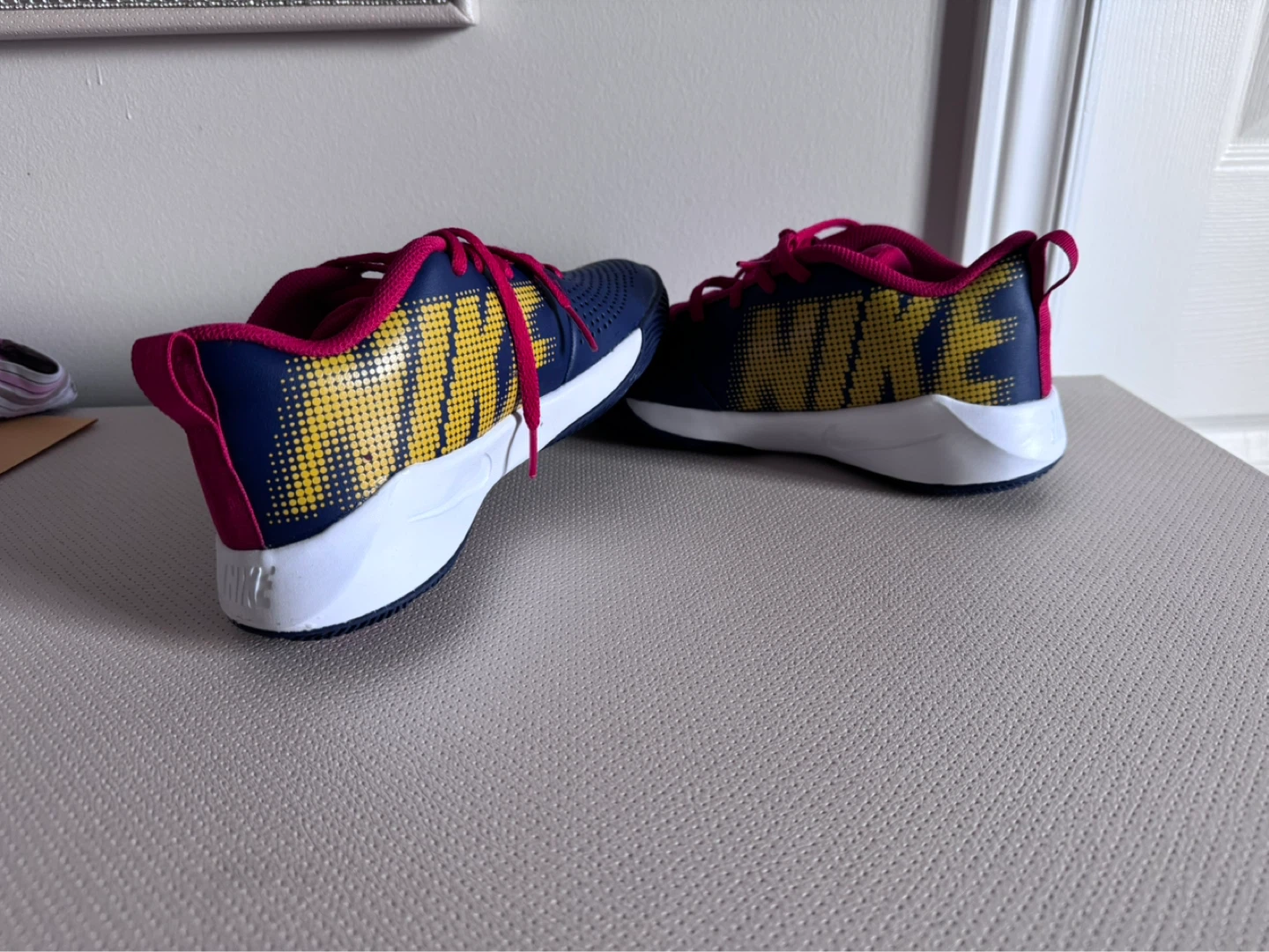 Nike Youth Shoes(Brand New)size US. 5Y - photo 3