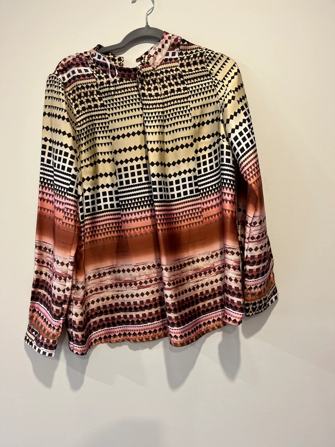 Assorted Women's Long Sleeve Tops - photo 3