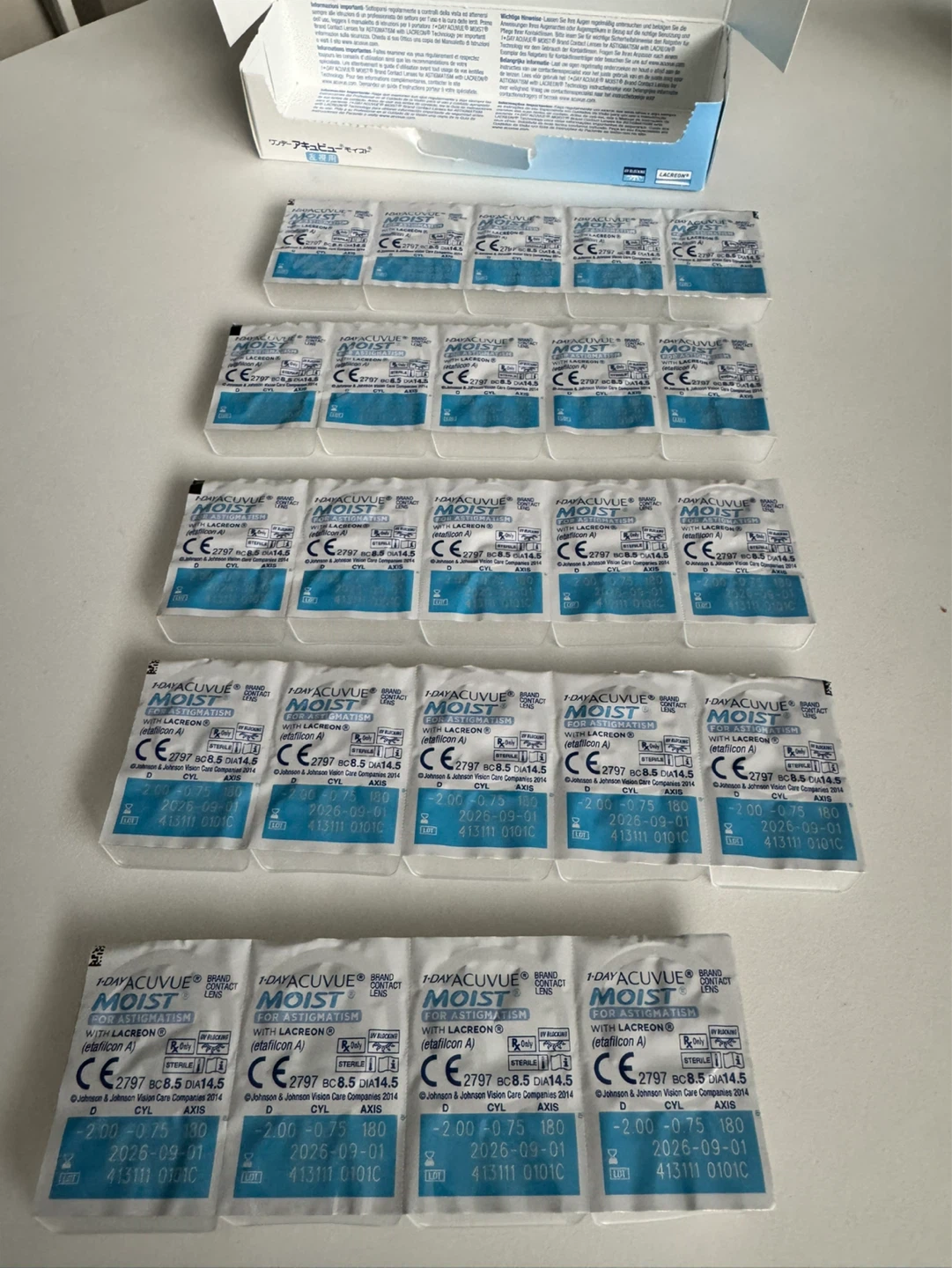 1-DAY ACUVUE MOIST Brand Contact Lenses for Astigmatism - photo 3