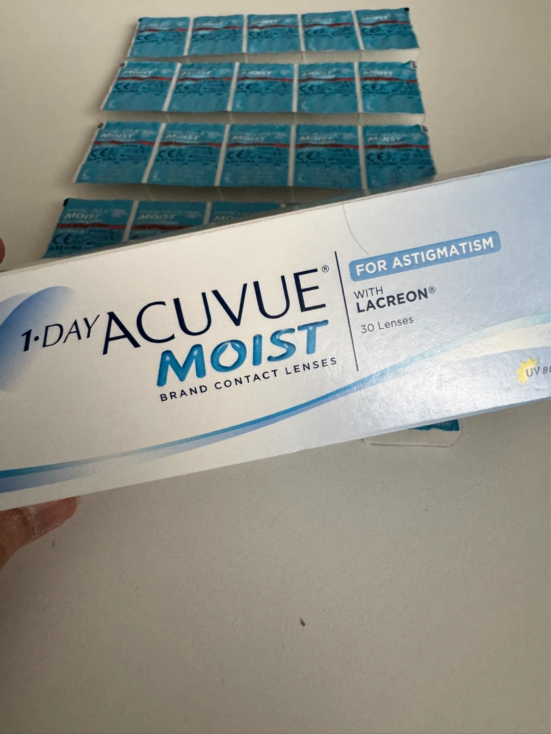 1-DAY ACUVUE MOIST Contact Lenses for Astigmatism