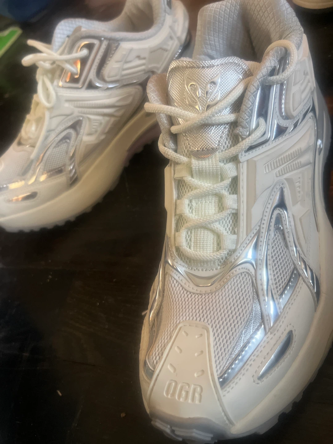 OGR OMC124005W08 Men's White & Silver Sneakers US 9.5