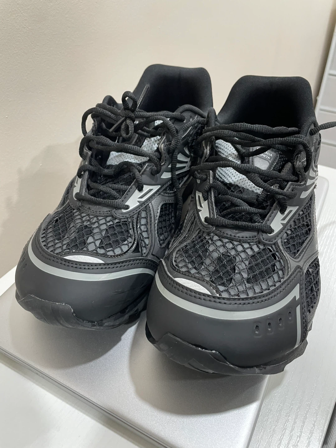 BOTTEGA VENETA Black Mesh Running Shoes - photo 2