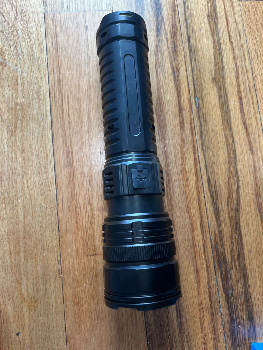 VLS300 Tactical Flashlight - photo 2