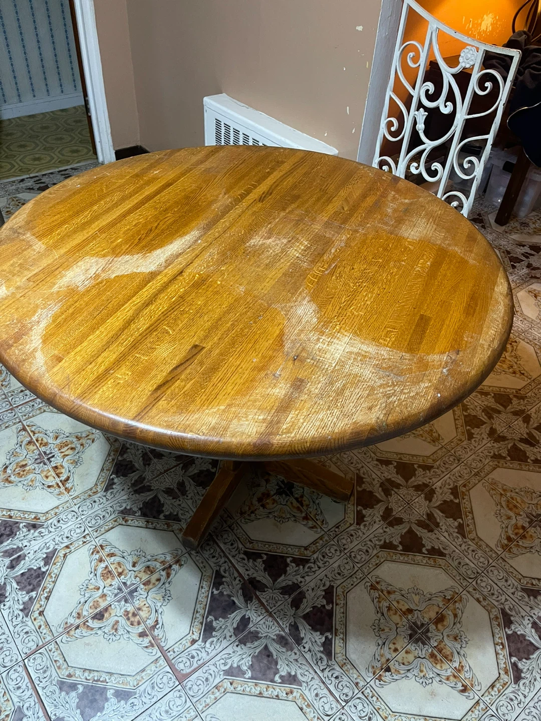 Round Oak Dining Table with 2 Chairs