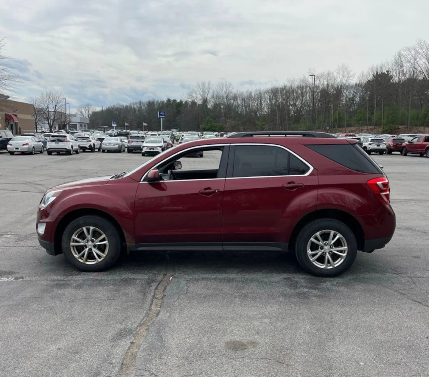2017 Chevrolet Equinox LT Burgundy SUV - photo 3