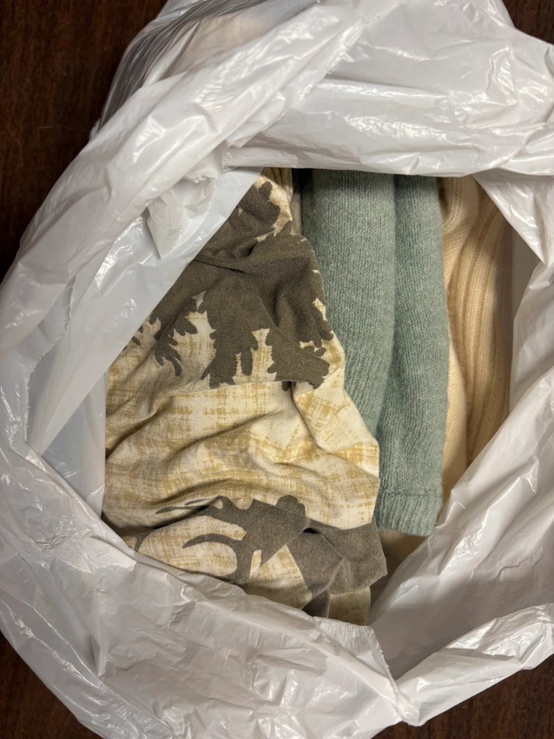 🆓 Guess Jeans cream lace-up sweater & H&M light green cardigan