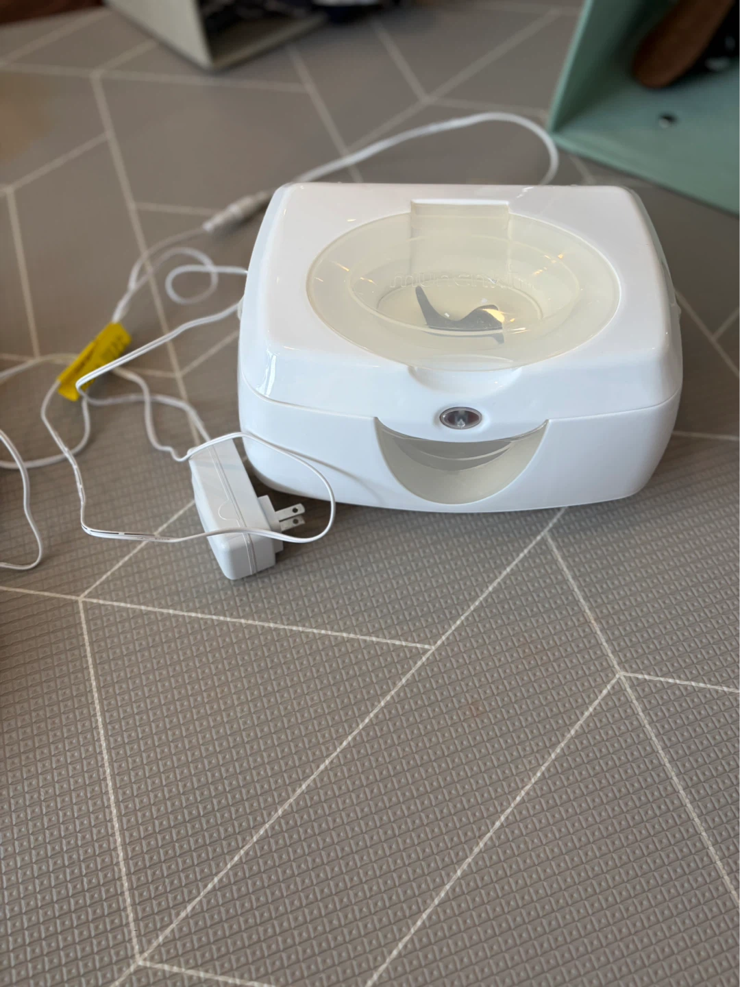 Munchkin Warm Wipe Dispenser