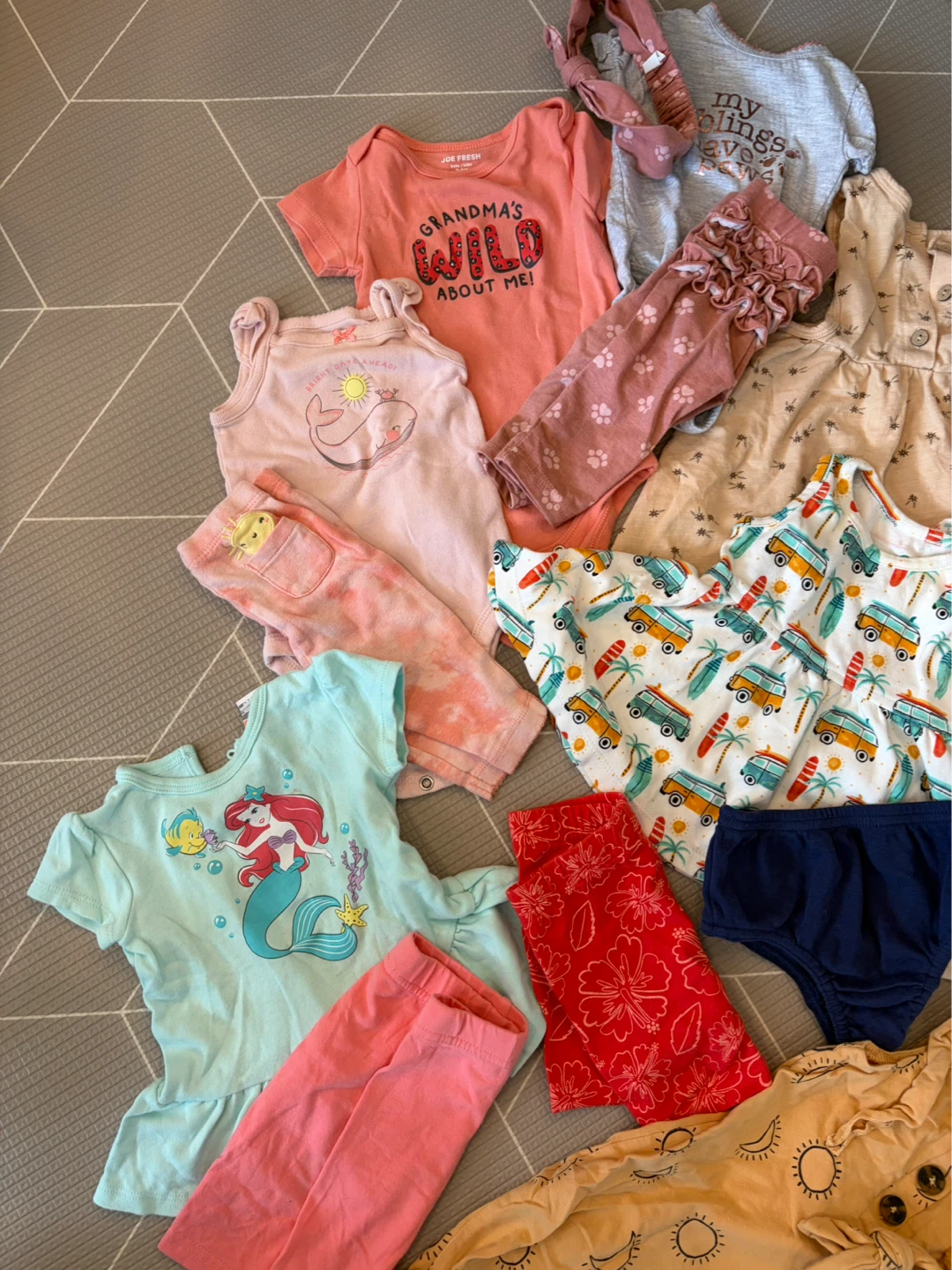 $15 Bundle summer Clothes 3-6mo - photo 2