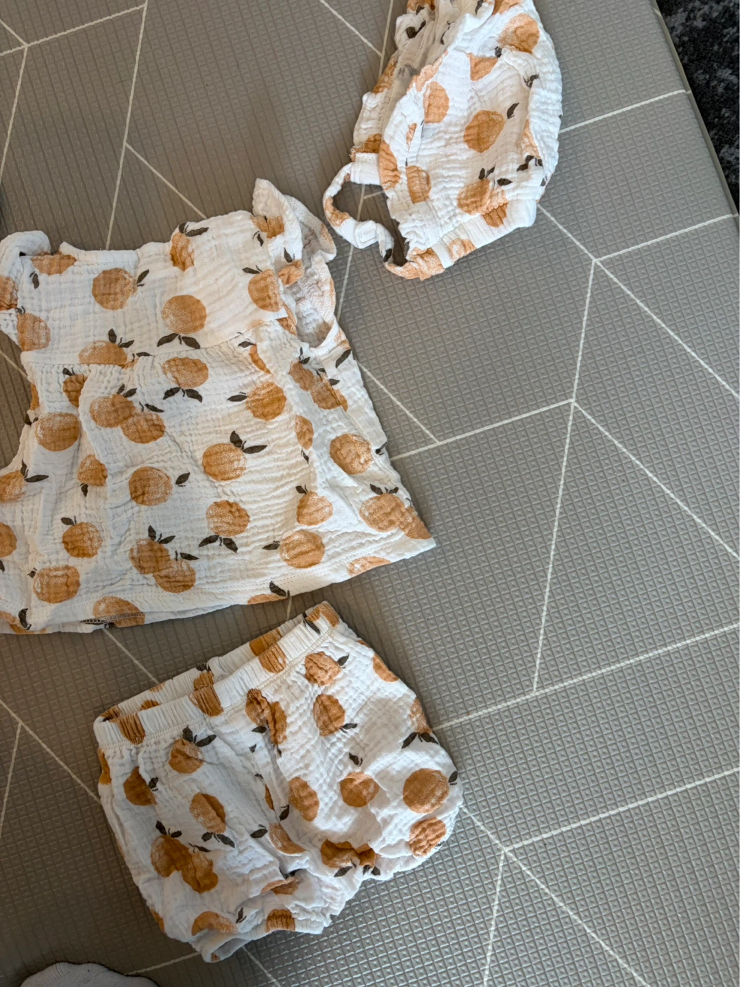 $15 Bundle summer Clothes 3-6mo - photo 5