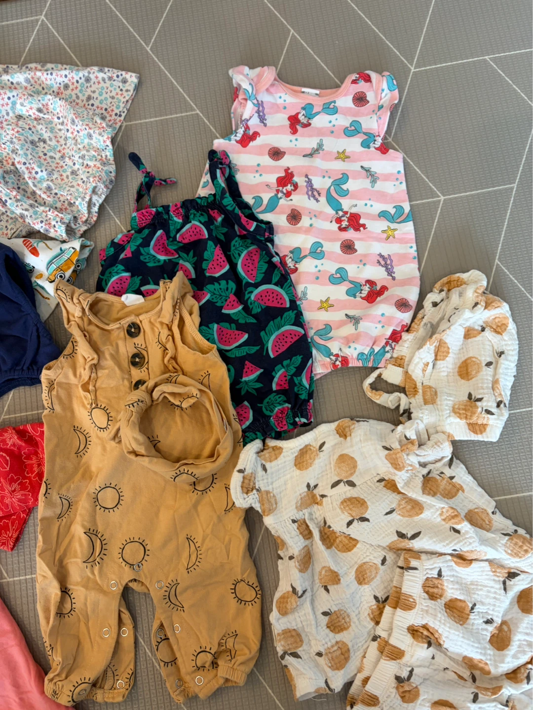 $15 Bundle summer Clothes 3-6mo - photo 4